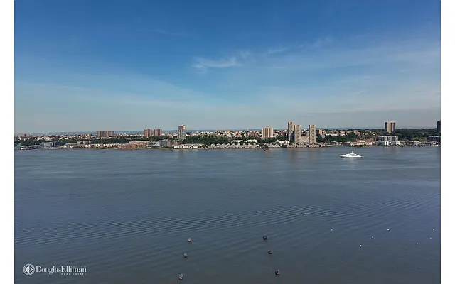 Rented by Douglas Elliman | media 23