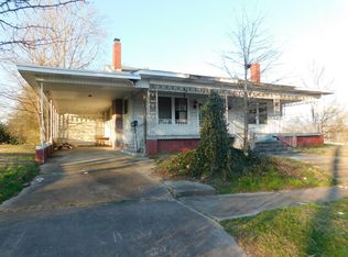 2021 College St, Columbus, MS 39701