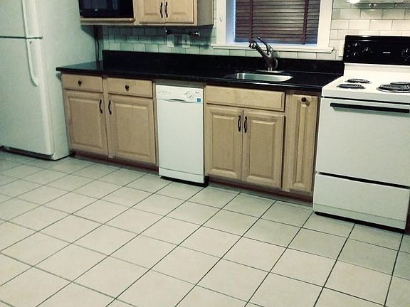 5th image of 519 13th St APT C