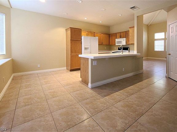 5th image of 7537 Costanoa St