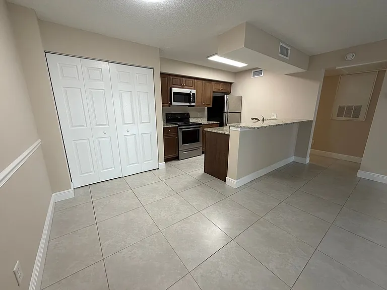 5307 Summerlin Rd #707 — Photo 4
