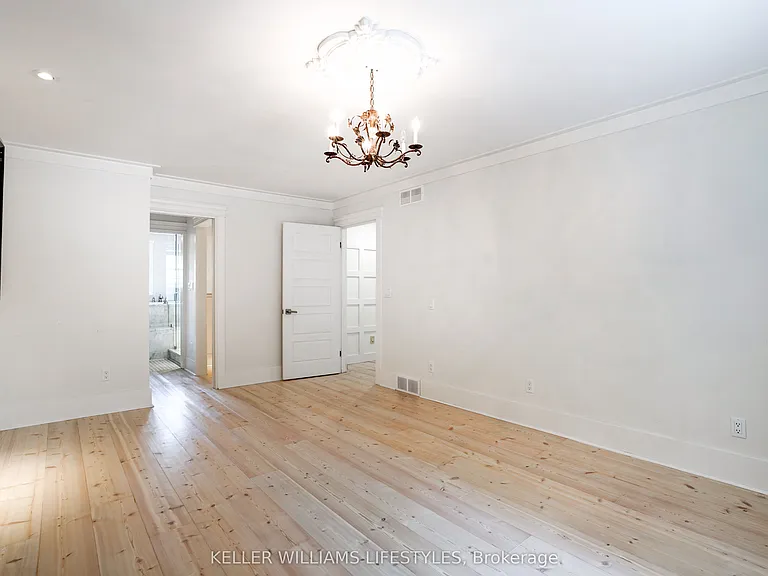 1713 Phillbrook Cres — Photo 28