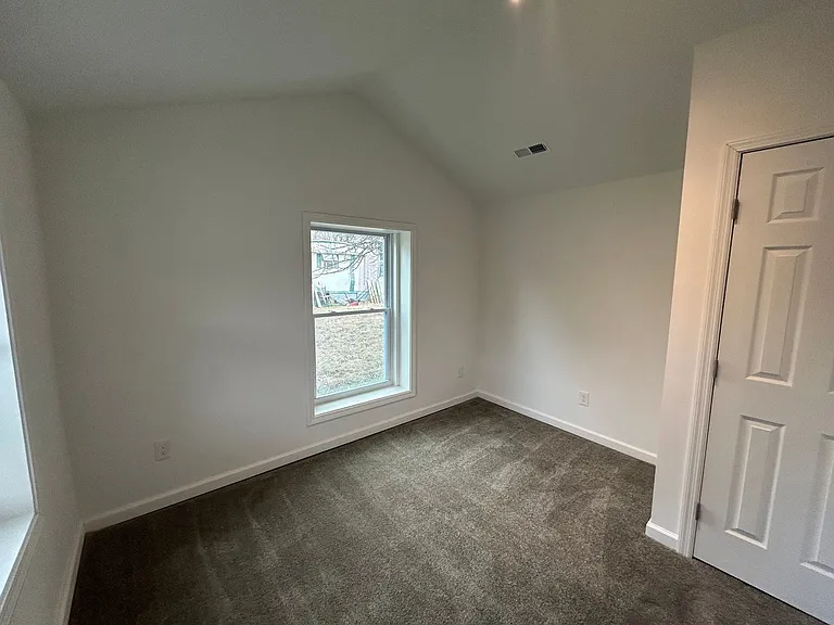 614 Maple Rd — Photo 8