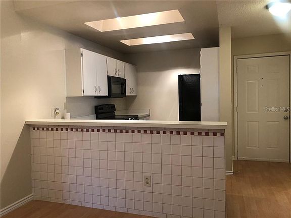 4th image of 2316 Oak Park Way #201