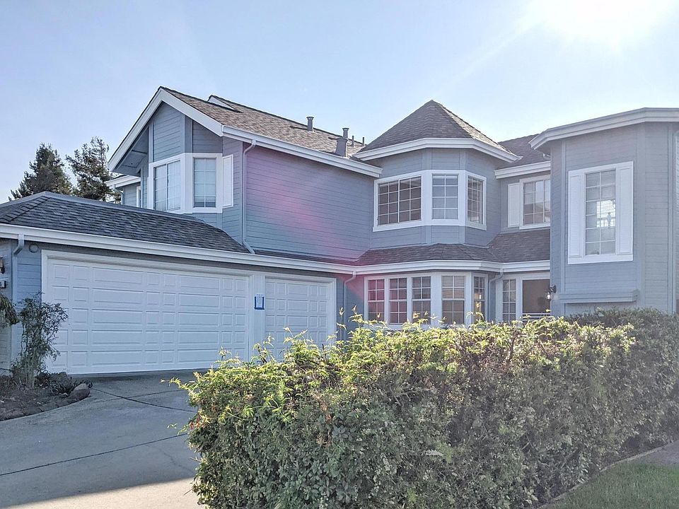 Front View of 245 Thatcher Lane