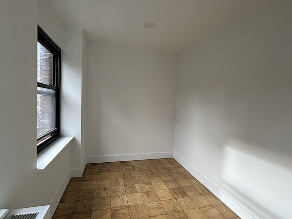 4th image of 207 E 37th St #*6f