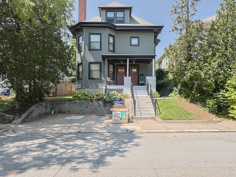 122 Elmgrove Ave #124-2L — Photo 10