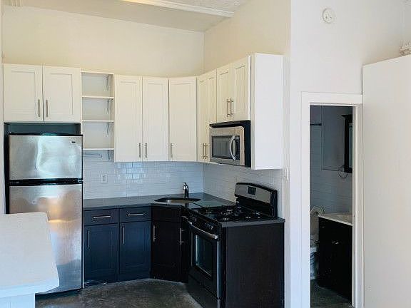 3rd image of 571 Macon St #2