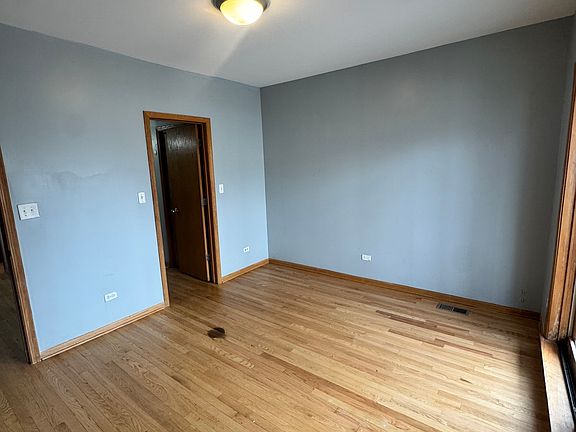 4th image of 6618 S Drexel Ave #1
