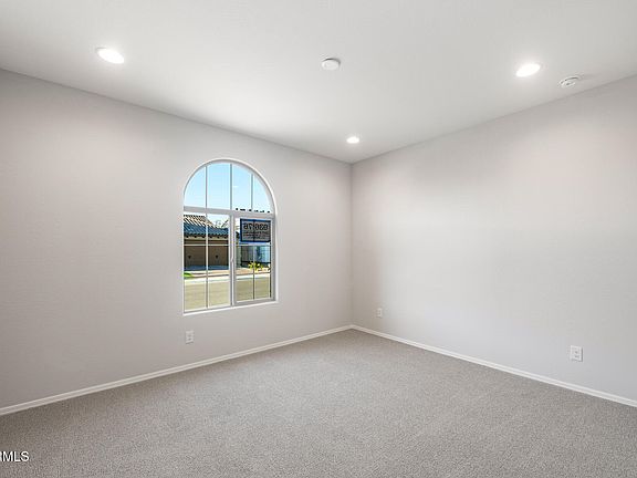 3rd image of 26637 W KIMBERLY Way