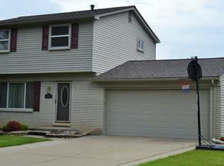 501 Meadowlake Rd, Canton, MI 48188