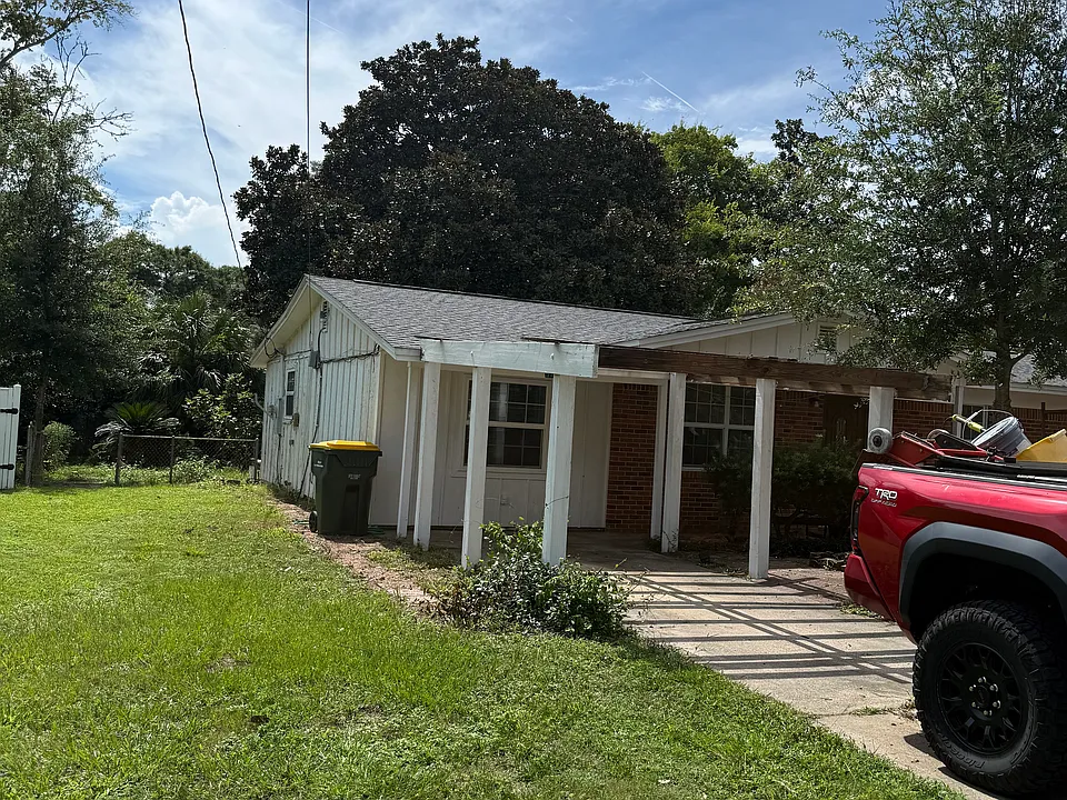 114 Highland Dr