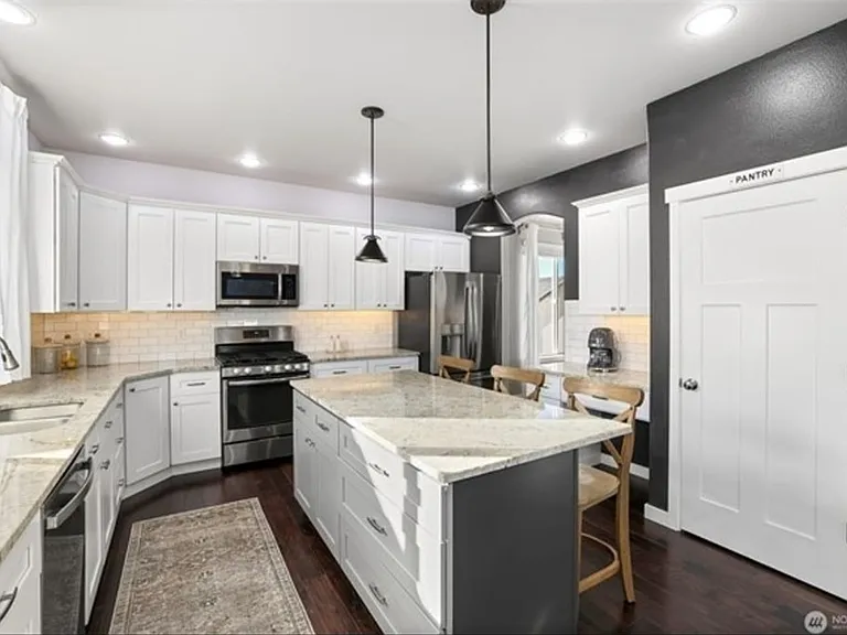 10713 Palisades St SE — Photo 5