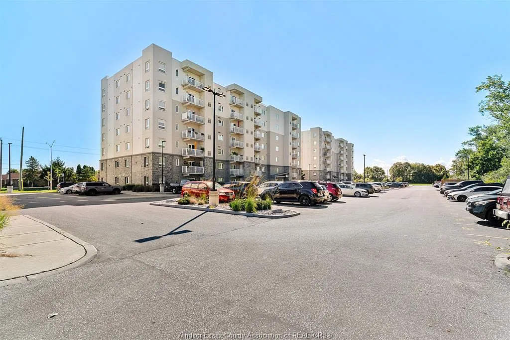 2 bed, 2.0 bath, 1072 sqft, $1,975 — Photo 2