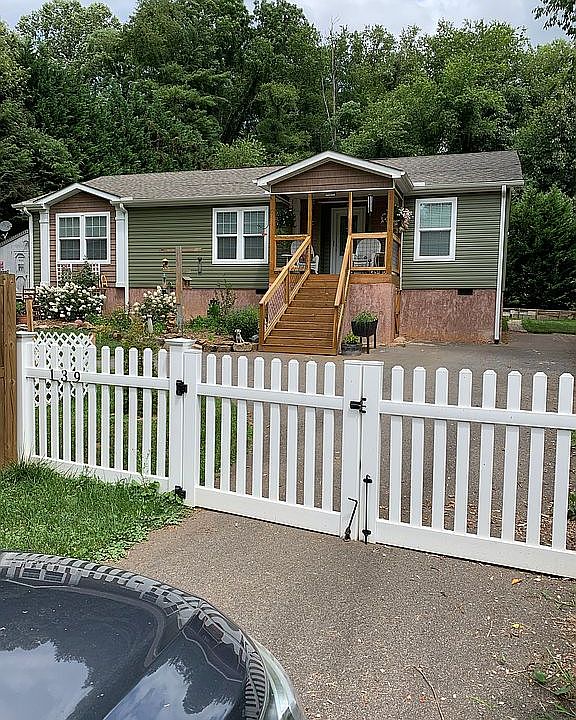 Front privacy fence view