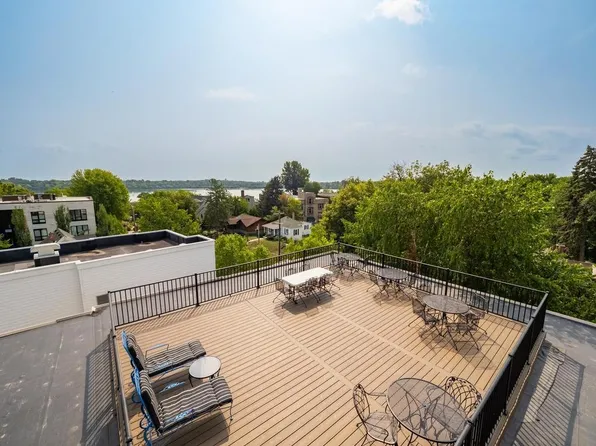 2700 W 44th St APT 212, Minneapolis, MN 55410