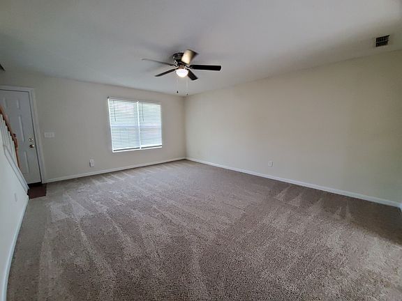 3rd image of 1402 Destiny Dr