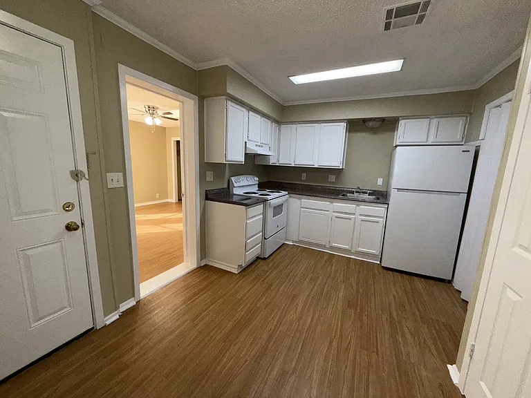 117 Montego Dr — Photo 4