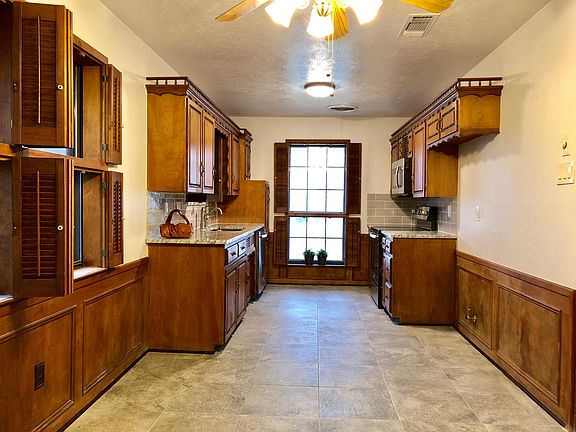 5th image of 7807 Meadowbrook Ave