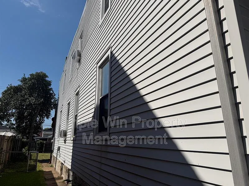 1 bed, 2.0 bath, 1552 sqft, $1,400 — Photo 2