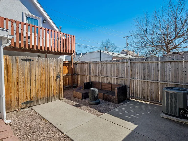126 Galapago St — Photo 27