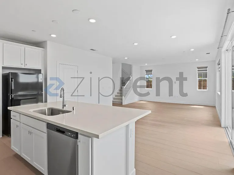 4638 Strandberg Ave — Photo 14