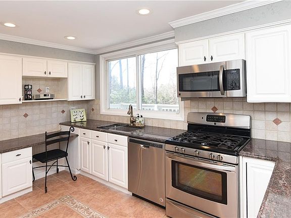 5th image of 118 Timberlane Ct