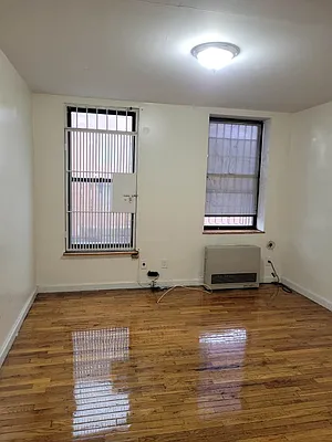 Rented by Danielle Stoller, LREB | media 2