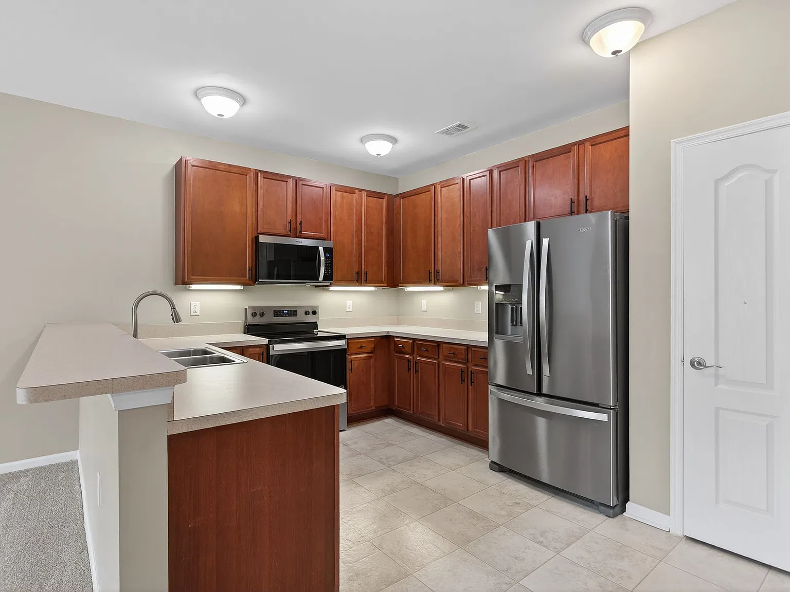 2 bed, 1367 sqft, $1,925 — Photo 3