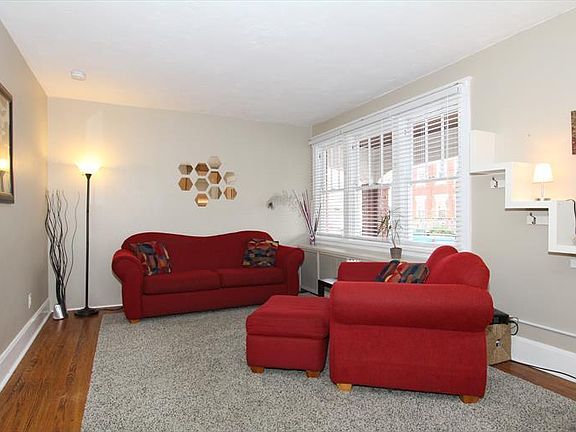 4th image of 143 Center St