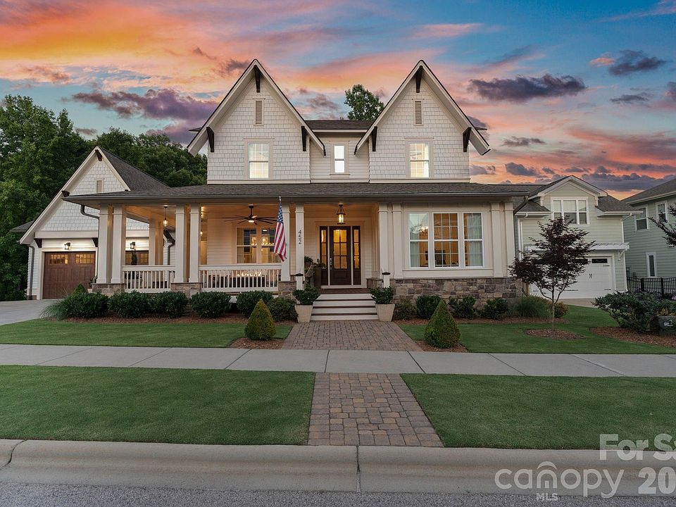 1st image of 452 Luray Way