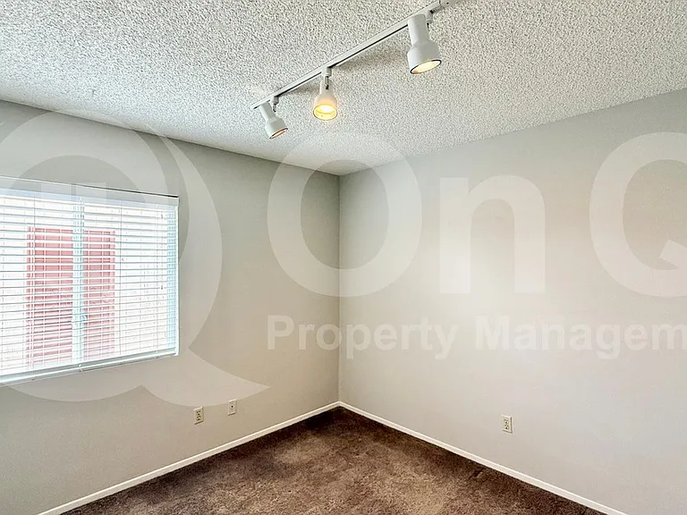5625 W Campo Bello Dr — Photo 10