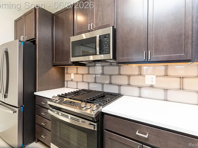 2223 Wabash St — Photo 9