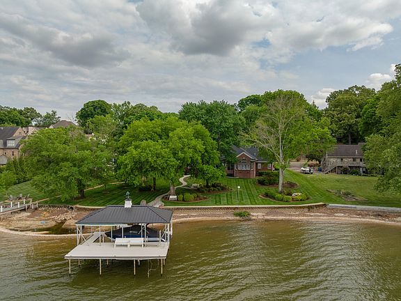 3rd image of 4925 Bal Harbor Cir
