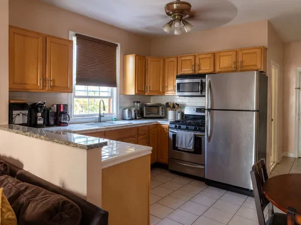 157 W 4th St, Bayonne, NJ 07002