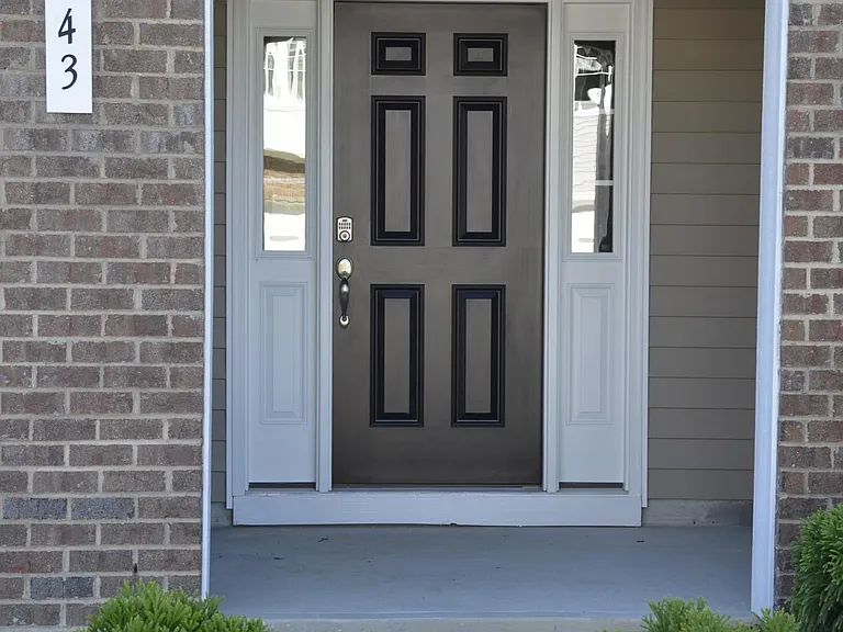 743 Ridge Cliff Ln — Photo 3