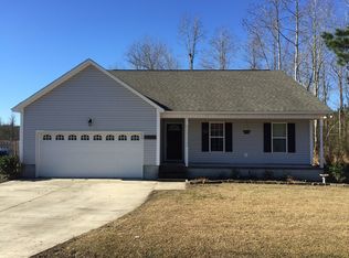 405 Old Stage Rd, Richlands, NC 28574