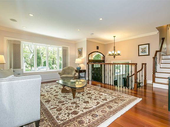 3rd image of 13 Leamar Dr