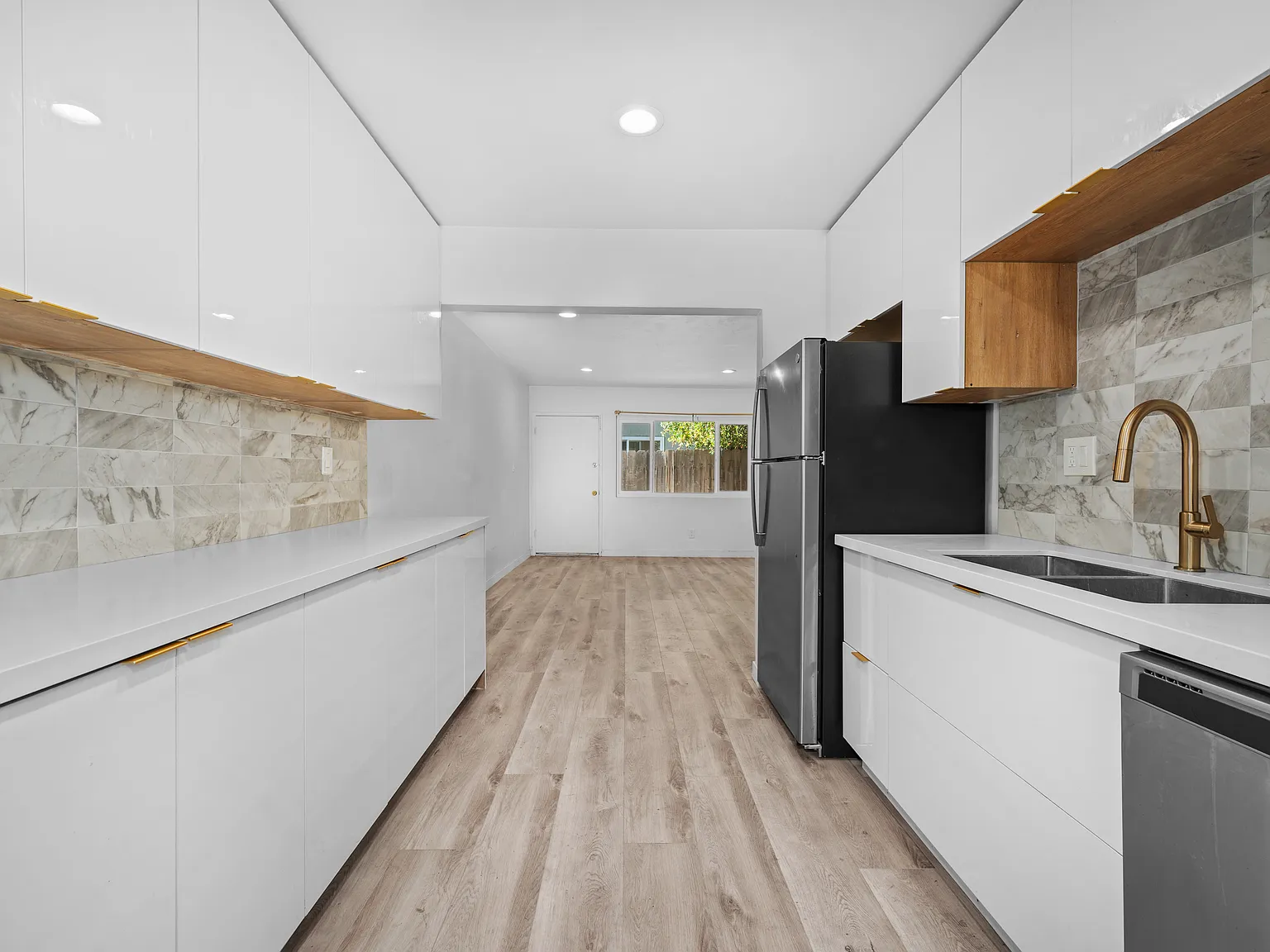 2 bed, 780 sqft, $2,695 — Photo 2