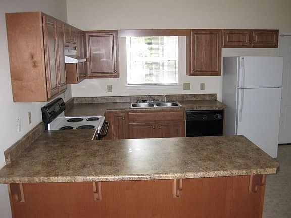 2nd image of 322 23rd St