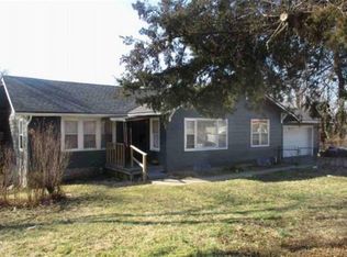 4609 E 39th St, Kansas City, MO 64128