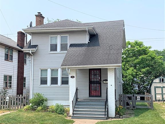 2nd image of 746 Arlington Ave