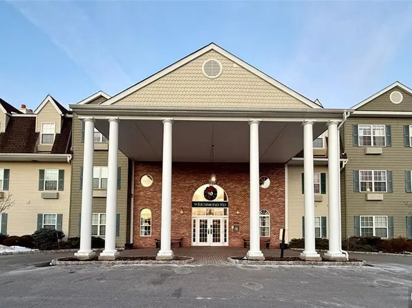 9212 Richmond Rd, West Milford, NJ 07480