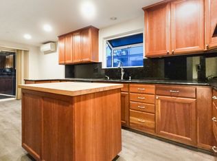 9709 6th Ave NW, Seattle, WA 98117