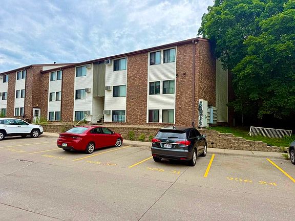 2nd image of 906 Benton Dr APT 14