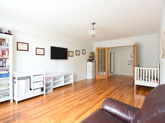 3rd image of 1916 Avenue K APT 1F
