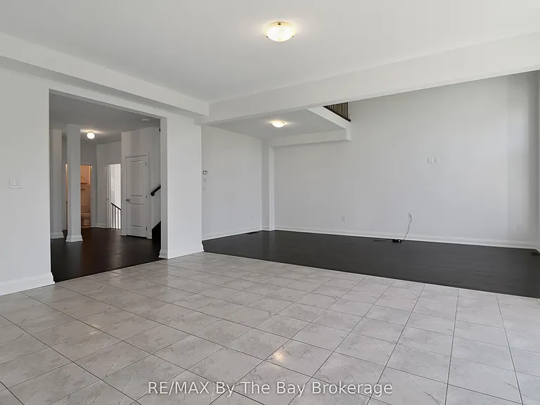52 Amber Dr — Photo 18