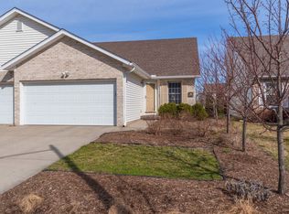 36 Rounds Rd, Bloomington, IL 61704