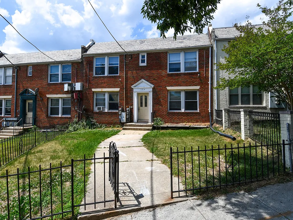 1314 Downing Pl NE #2