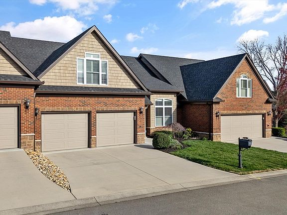 3rd image of 1921 Camden Dr